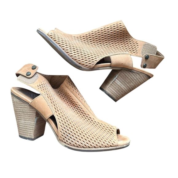 VINCE‎ CAMUTO Jace Peanut Heeled Slingback Sandal Brown Sz 11 - Picture 1 of 6